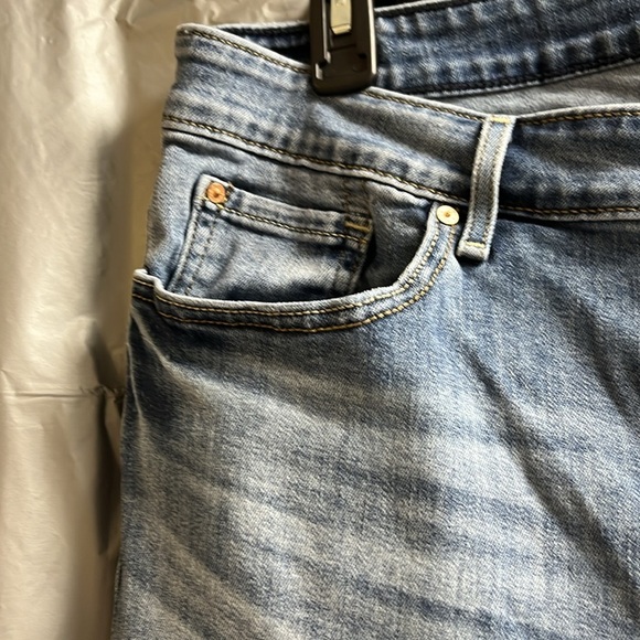 Levi’s signature midrise, slim cuffed women’s size 18 jeans - Picture 4 of 7